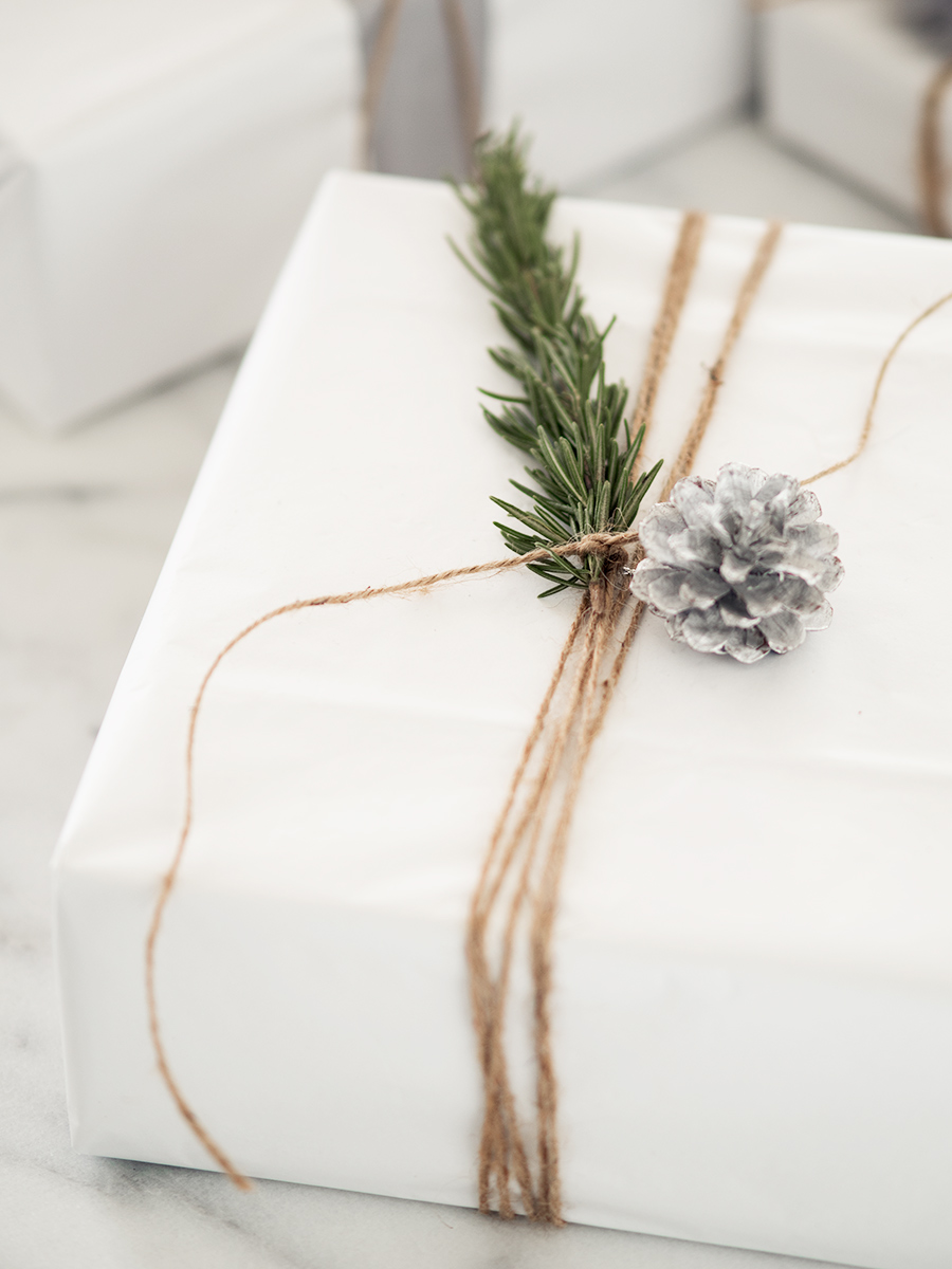 inexpensive diy holiday gift wrapping ideas not your standard blogger kayla seah
